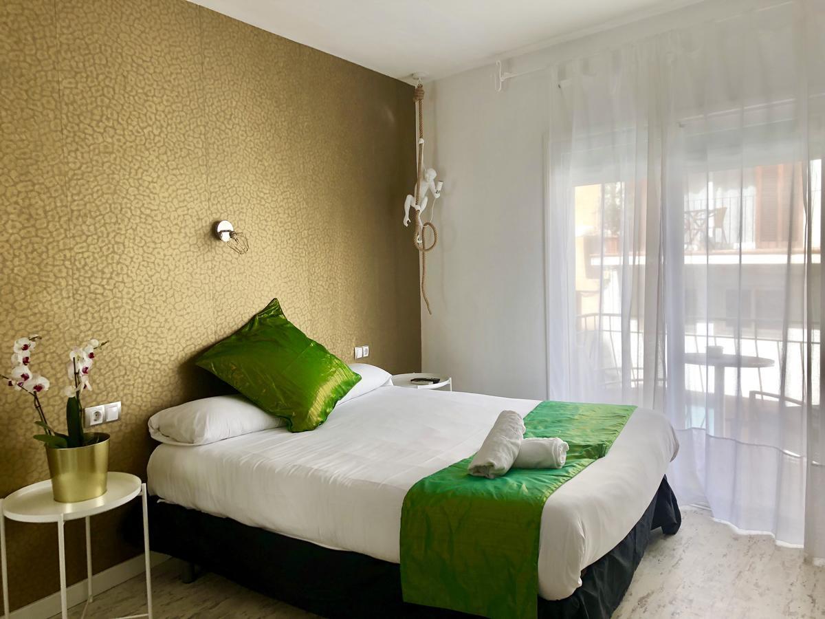 Sitges Eleven Hotel Bagian luar foto